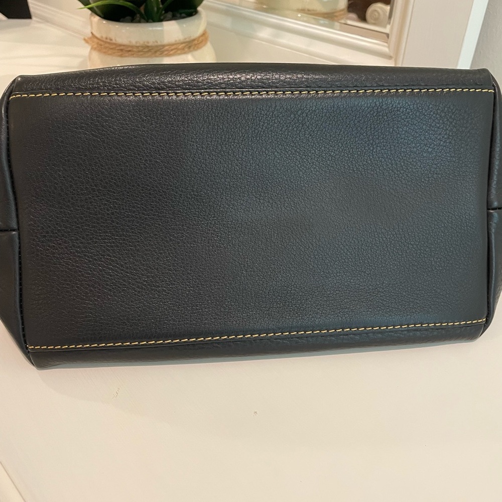Dooney & Bourke - Picture 3 of 7